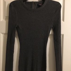 Gray ribbed light weight top/sweater